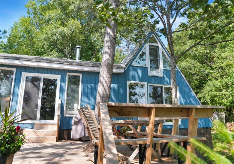 139 Fire Route 330 on Fortescue Lake, Gooderham listed by Troy Austen